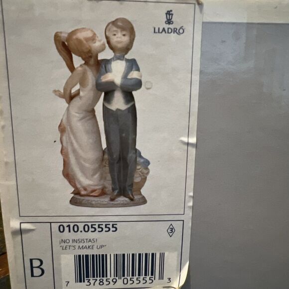 Lladro Lets Make Up Retired Figurine #5555 MINT Condition Glossy Finish IOB - Picture 11 of 11